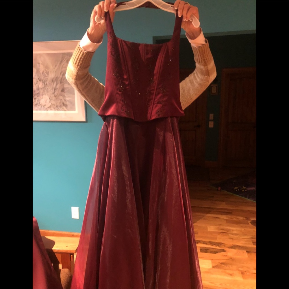 Michelangelo Burgundy size 10 Bridesmaid Dress